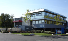 PORT DE BONNEUIL-SUR-MARNE<br />
<br />
A LOUER<br />
<br />
Entrepôt de 2 400 m²<br />
<br />
Locaux sociaux de 100 m²<br />
<br />
Bâtiment F1 - Lot 7